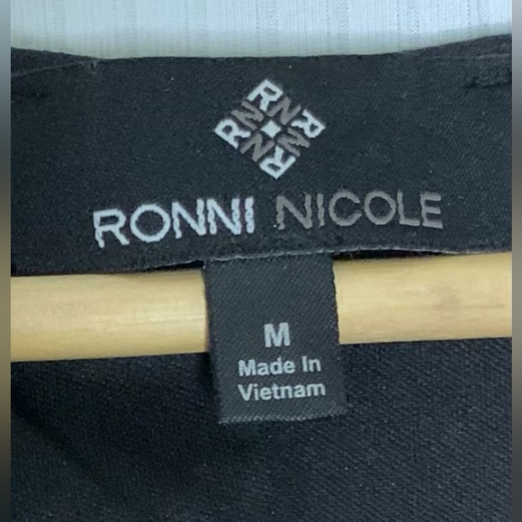 Ronni Nicole - Black Stretchy Lace Short Sleeve Midi Dress - Medium - Picture 7 of 8